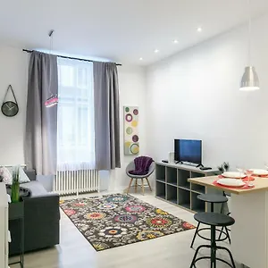 Ella , Budapest Ungheria